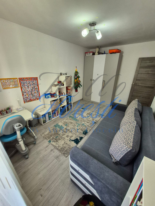 Apartament cu 3  camere , 61 mp, zona Manastur