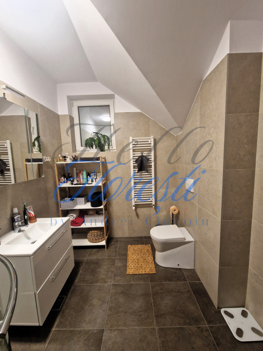 Penthouse 4 camere 108 mp +parcare si boxa in Cluj zona Valea Chintaului 