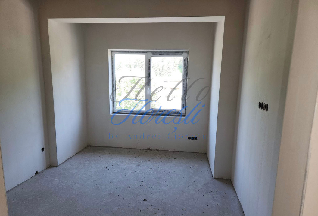 Casa cu 4 camere pe 2 etaje in Luna de sus