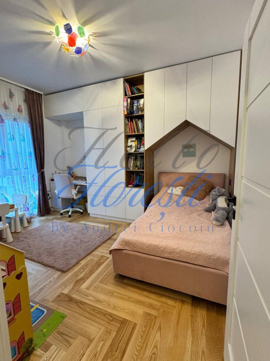 Apartament 4 camere, 105 mp, zona Teilor