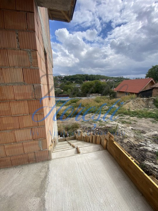 Duplex de 5 camere, in zona Feleacu