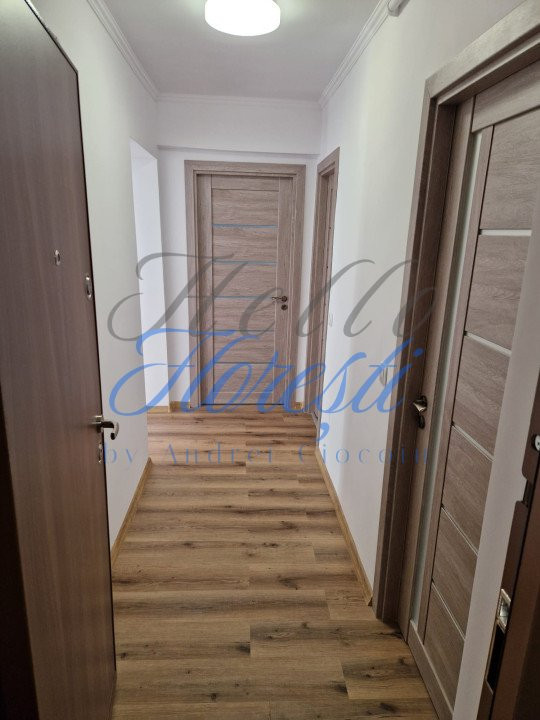 Apartament de 3 camere, semidecomandat, in zona Centru