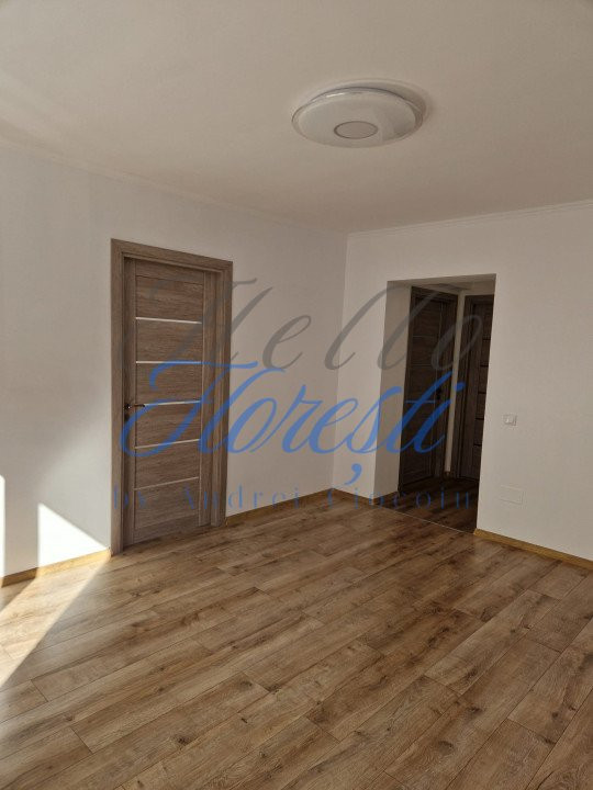 Apartament de 3 camere, semidecomandat, in zona Centru