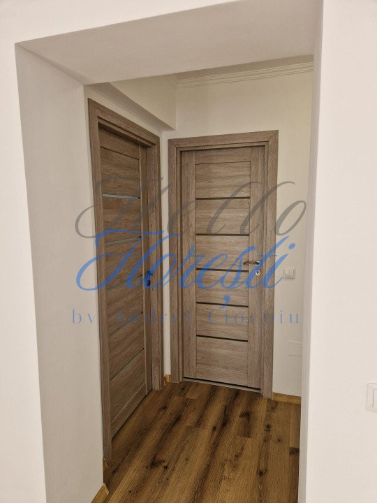 Apartament de 3 camere, semidecomandat, in zona Centru