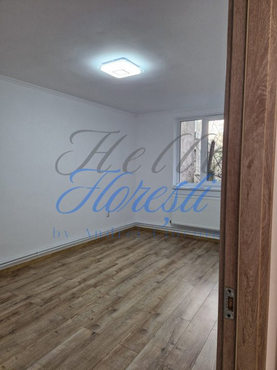 Apartament de 3 camere, semidecomandat, in zona Centru