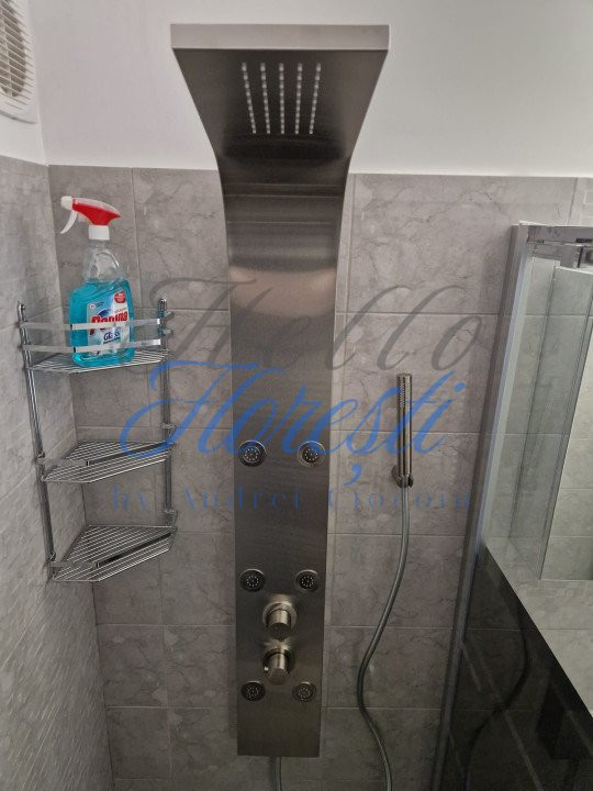 Apartament de 3 camere, semidecomandat, in zona Centru