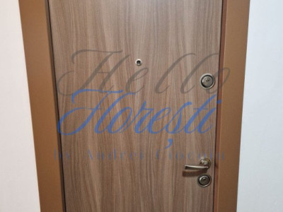 Apartament de 3 camere, semidecomandat, in zona Centru