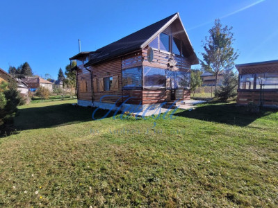 Cabana pe 2 nivele, 1600 mp teren, garaj, zona Rasca