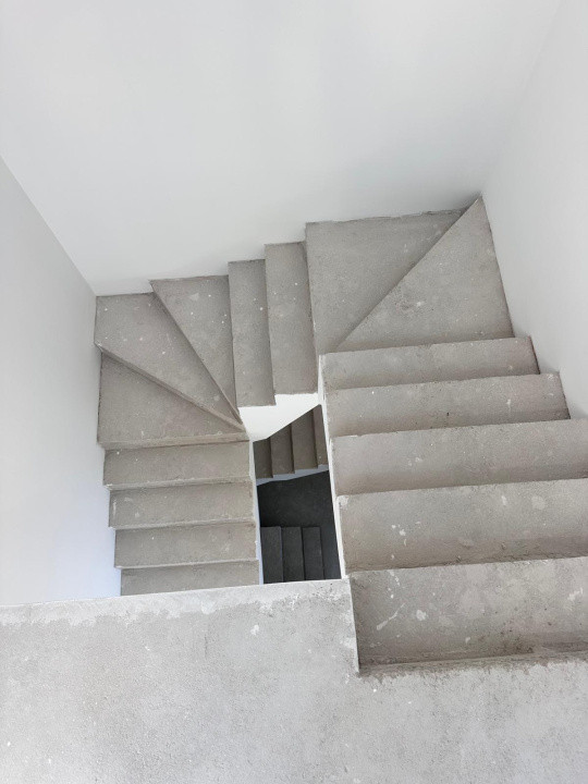 Duplex 180 mp cu gradina, semifinisat, Zona Vivo!