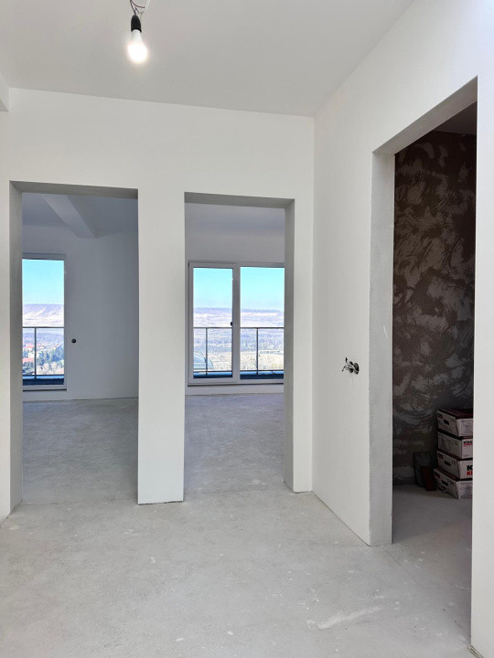 Duplex 180 mp cu gradina, semifinisat, Zona Vivo!