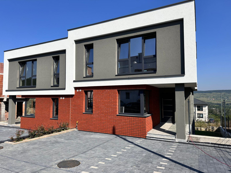 Duplex 180 mp cu gradina, semifinisat, Zona Vivo!