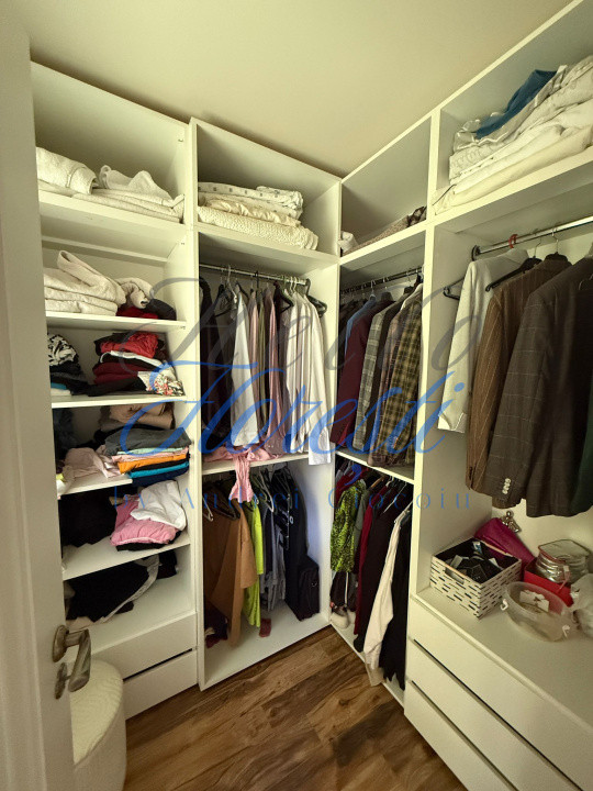 Casa însiruita, 5 camere, 160 mp, zona Teilor 