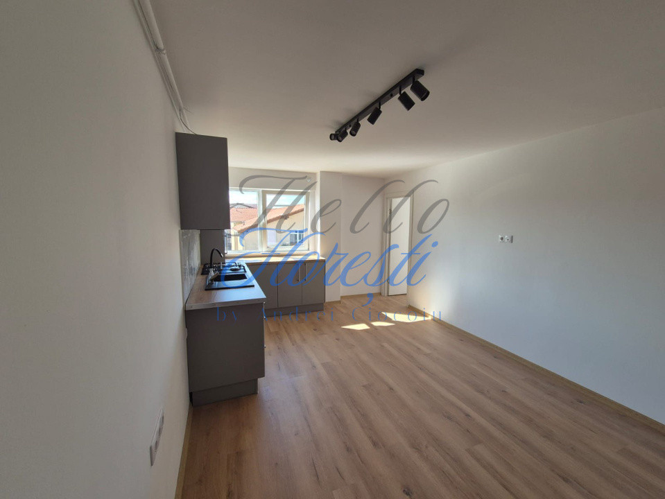 Apartament 3 camere 50 mp + parcare in Floresti zona Tineretului 