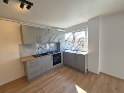 Apartament 3 camere 50 mp + parcare in Floresti zona Tineretului 