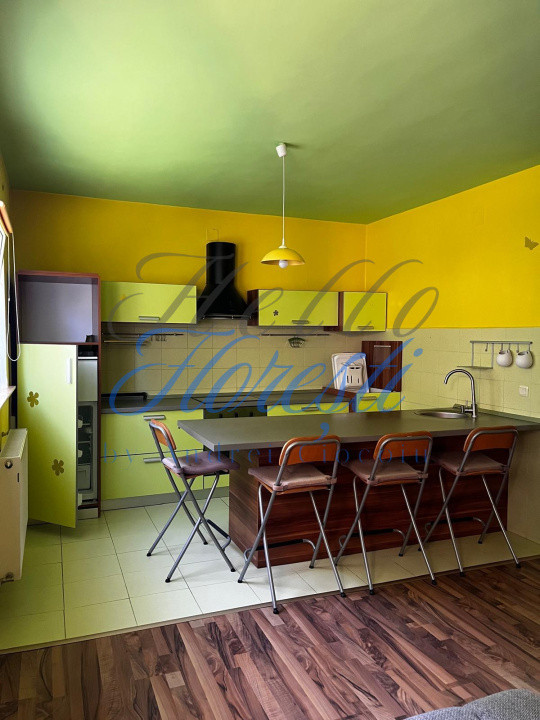 Apartament 3 camere in zona Teilor