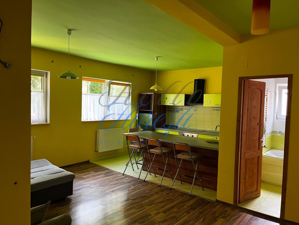 Apartament 3 camere in zona Teilor