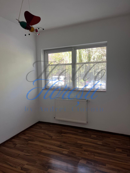 Apartament 3 camere in zona Teilor