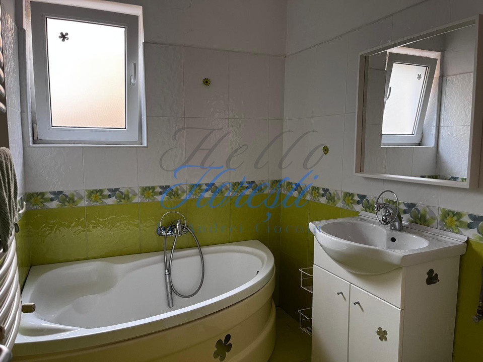 Apartament 3 camere in zona Teilor