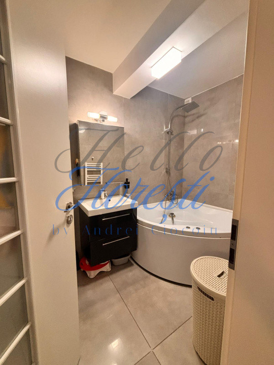 Apartament 3 camere , 68 mp ,Zona Vivo , Floresti 