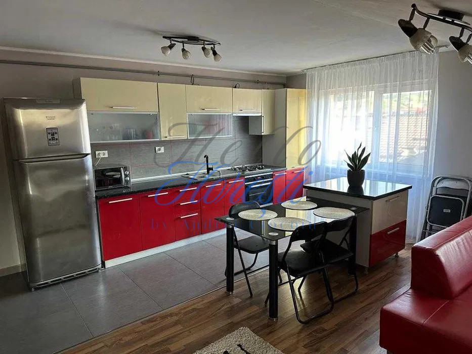 Inchiriere apartament 3 camere ,90 mp cu parcare,Floresti 