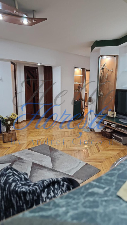 Apartament 4 camere , 90 MP+Parcare, Zona Manastur, Cluj