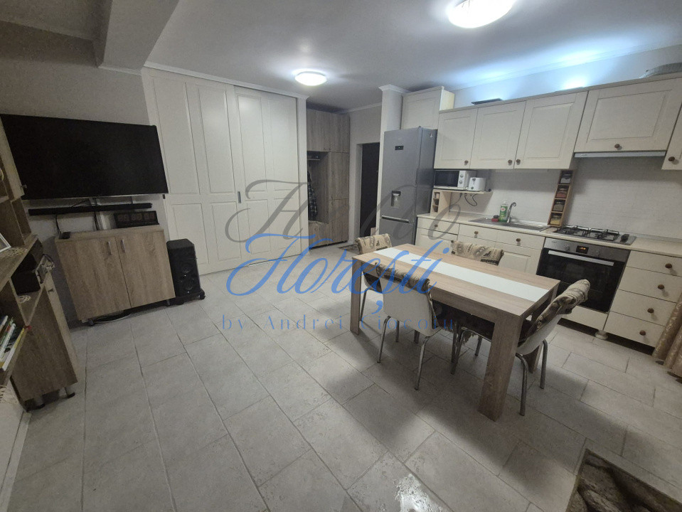 Apartament 2 camere 2 balcoane și parcare, Tineretului