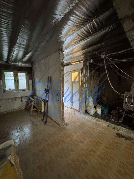 Casa Tip Triplex 84mp + 40mp Teren Zona Eroilor | Floresti