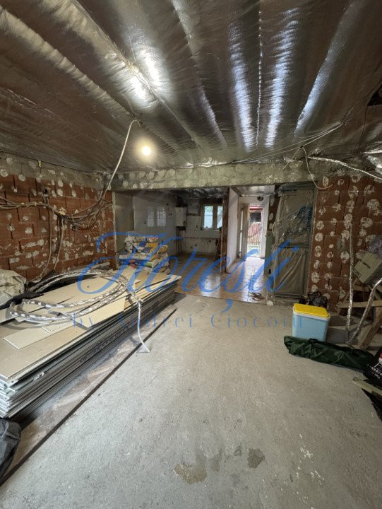 Casa Tip Triplex 84mp + 40mp Teren Zona Eroilor | Floresti