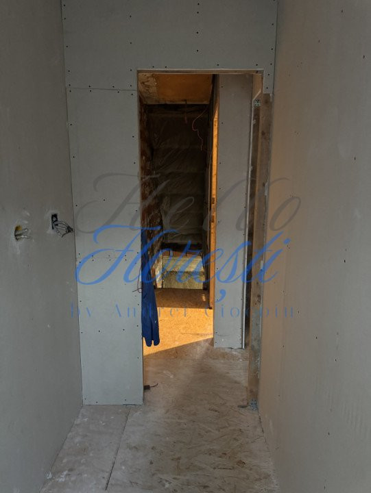 Casa Tip Triplex 84mp + 40mp Teren Zona Eroilor | Floresti