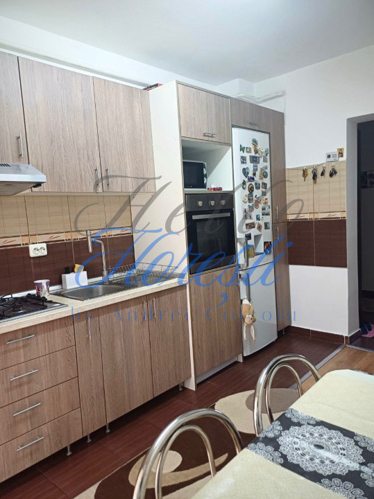 Apartament 2 camere 51 mp, 3 balcoane, Eroilor, parcare inclusă