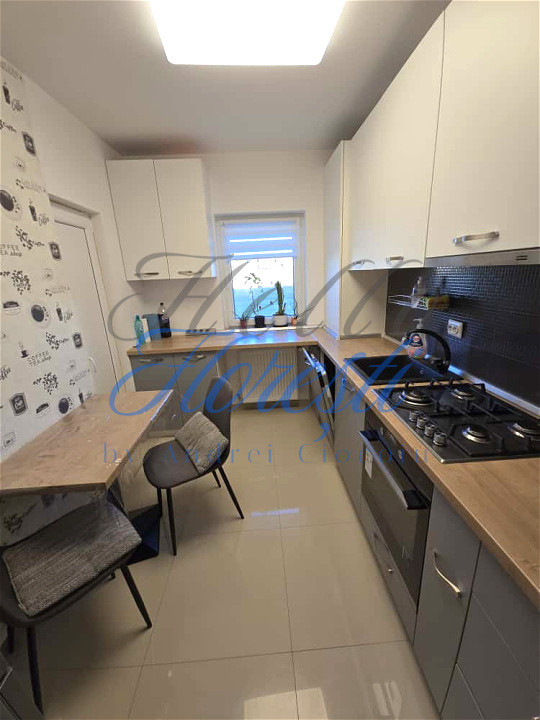 Apartament 3 camere, 2 băi & balcon, Teilor