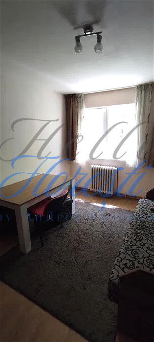 Apartament 3 camere, zona Primăverii 