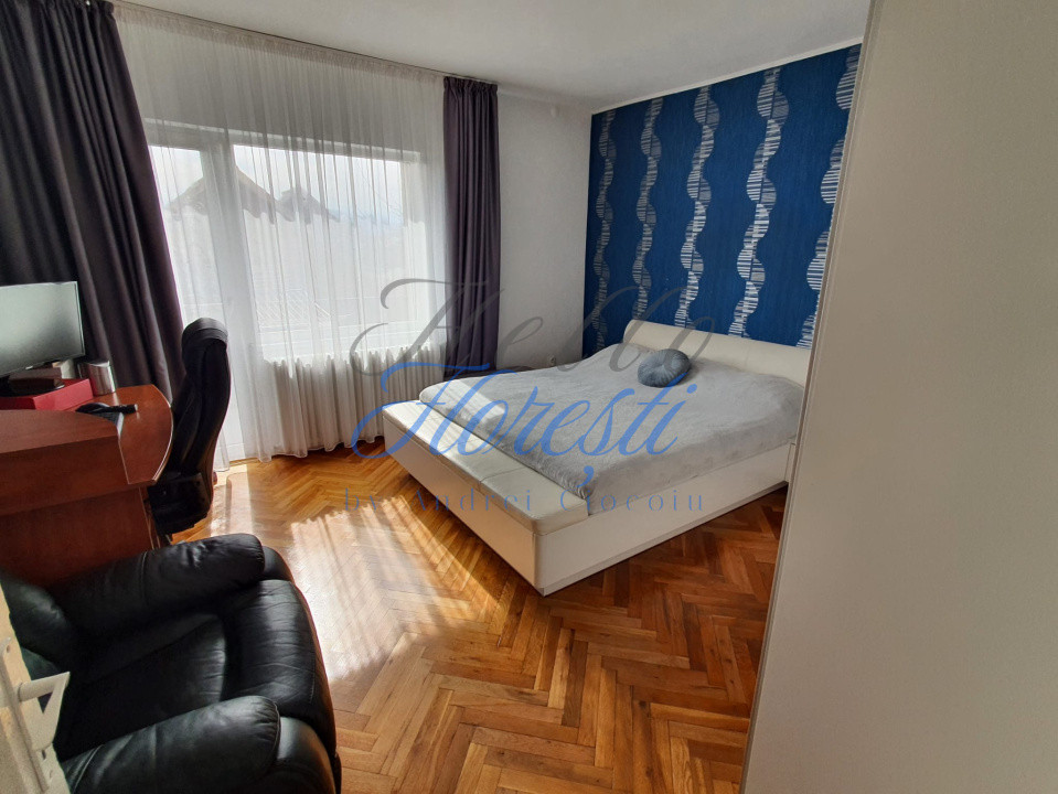 Casa cu 5 camere, in zona Dambul Rotund