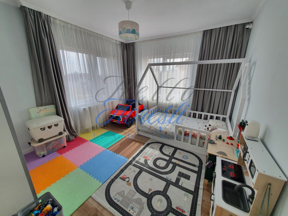 Casa cu 5 camere, in zona Dambul Rotund