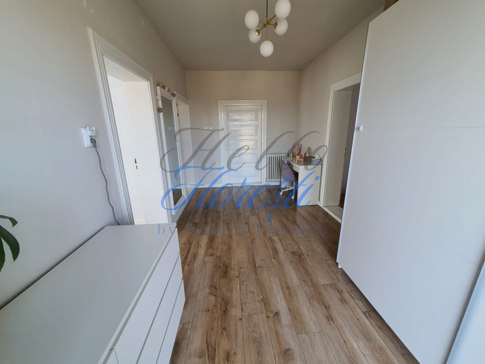 Casa cu 5 camere, in zona Dambul Rotund