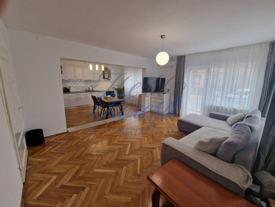 Casa cu 5 camere, in zona Dambul Rotund