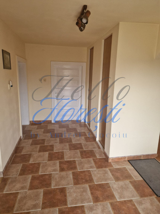 Casa cu 5 camere, in zona Dambul Rotund