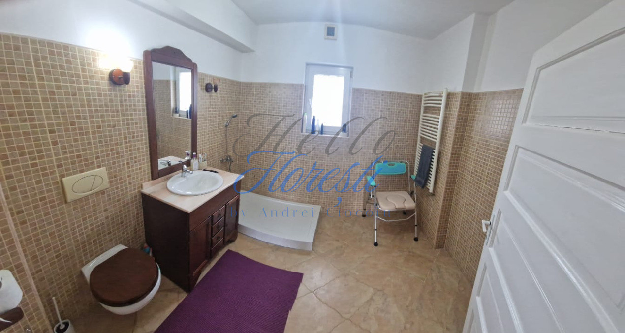 Casa cu 5 camere, in zona Dambul Rotund