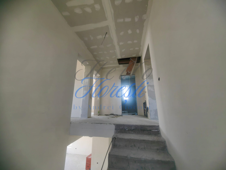 Casa cu 4 camere, in zona Chinteni