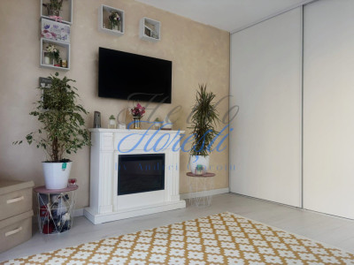 Apartament cu 2 camere , 46 MP, Parcare, zona Florilor, Floresti