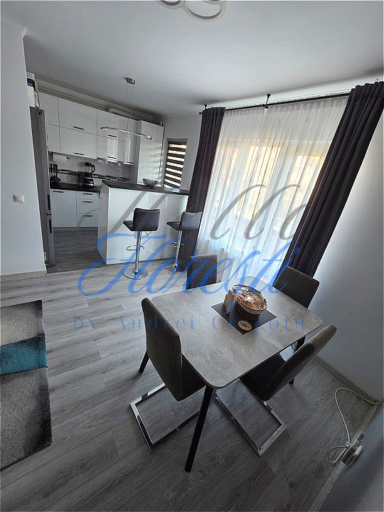 Apartament 3 camere 78 mp + 2 balcoane, zona Stadionului