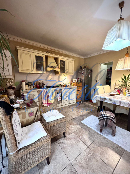 Casă 6 camere pe un singur nivel, curte & terasă, zona Avram Iancu