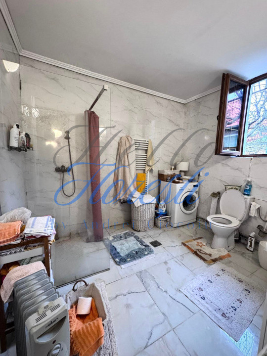 Casă 6 camere pe un singur nivel, curte & terasă, zona Avram Iancu