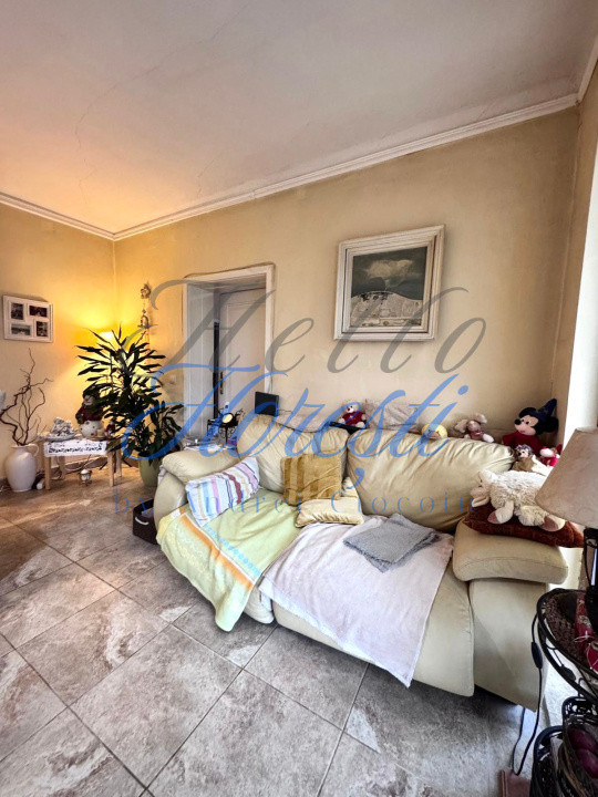 Casă 6 camere pe un singur nivel, curte & terasă, zona Avram Iancu