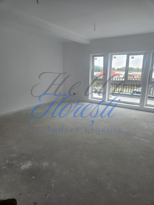 Apartament cu 2 camere, terasa si parcare in Floresti zona Tineretului