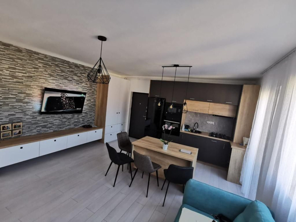Apartament 3 CAM, SU 61.5MP, 1 BALCON 1 TERASA CU JACUZZI, zona CETATII