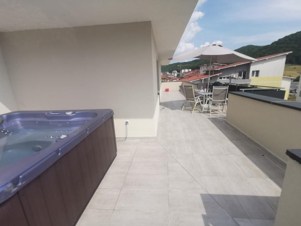 Apartament 3 CAM, SU 61.5MP, 1 BALCON 1 TERASA CU JACUZZI, zona CETATII