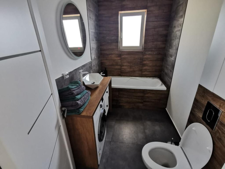 Apartament 3 CAM, SU 61.5MP, 1 BALCON 1 TERASA CU JACUZZI, zona CETATII