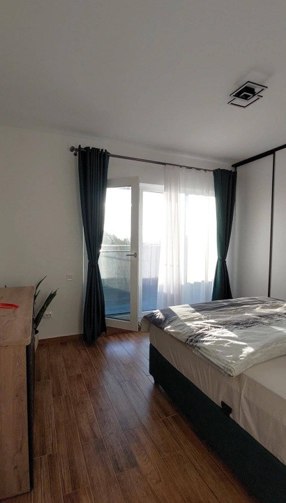 Apartament de vanzare , semidecomandat 77mp+68mp terasa , zona Teilor 