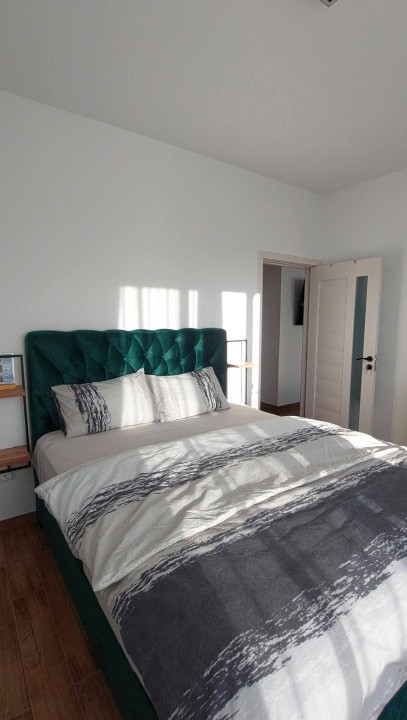 Apartament de vanzare , semidecomandat 77mp+68mp terasa , zona Teilor 